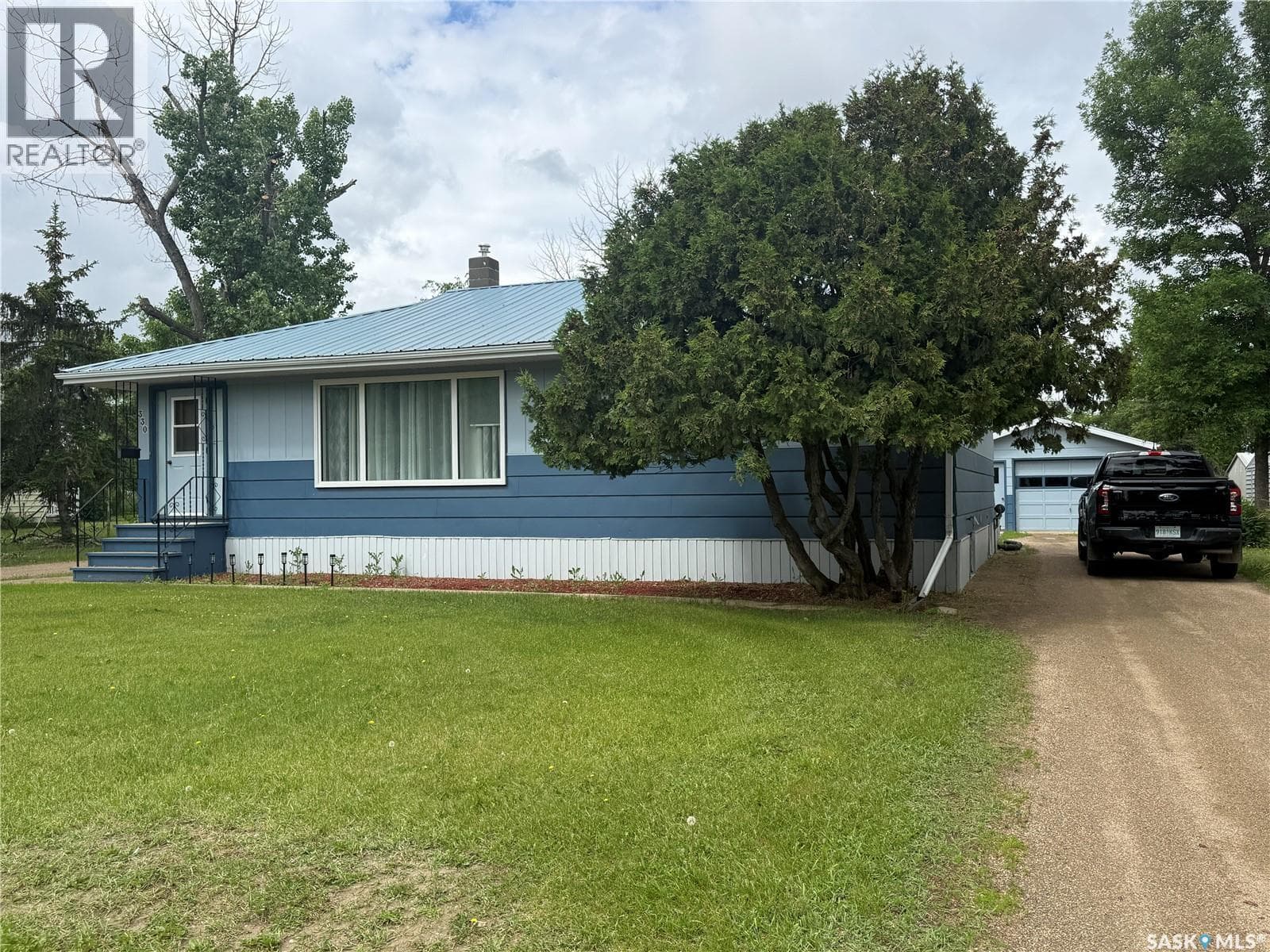 330 Ferguson STREET — photo 2