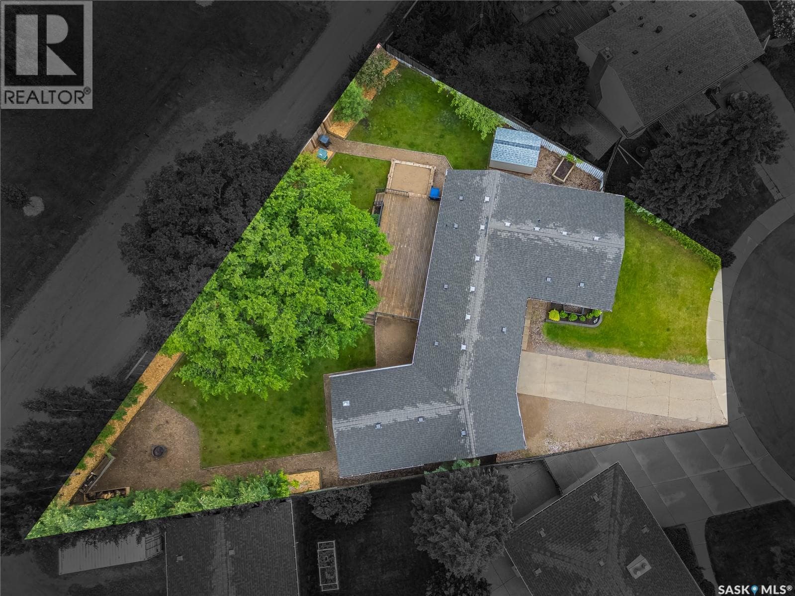 722 East DRIVE — photo 3