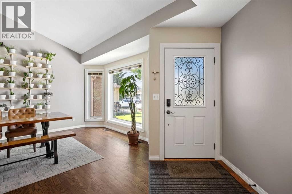 17 Sunset Crescent — photo 2