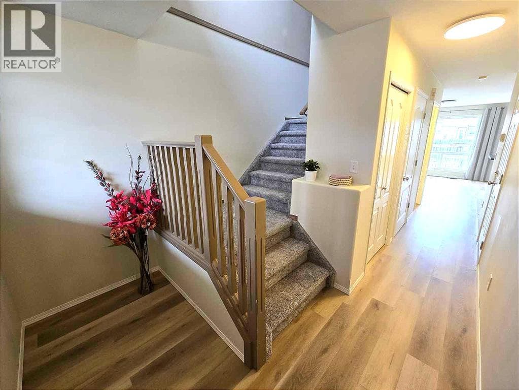 22 arthur Close — photo 2