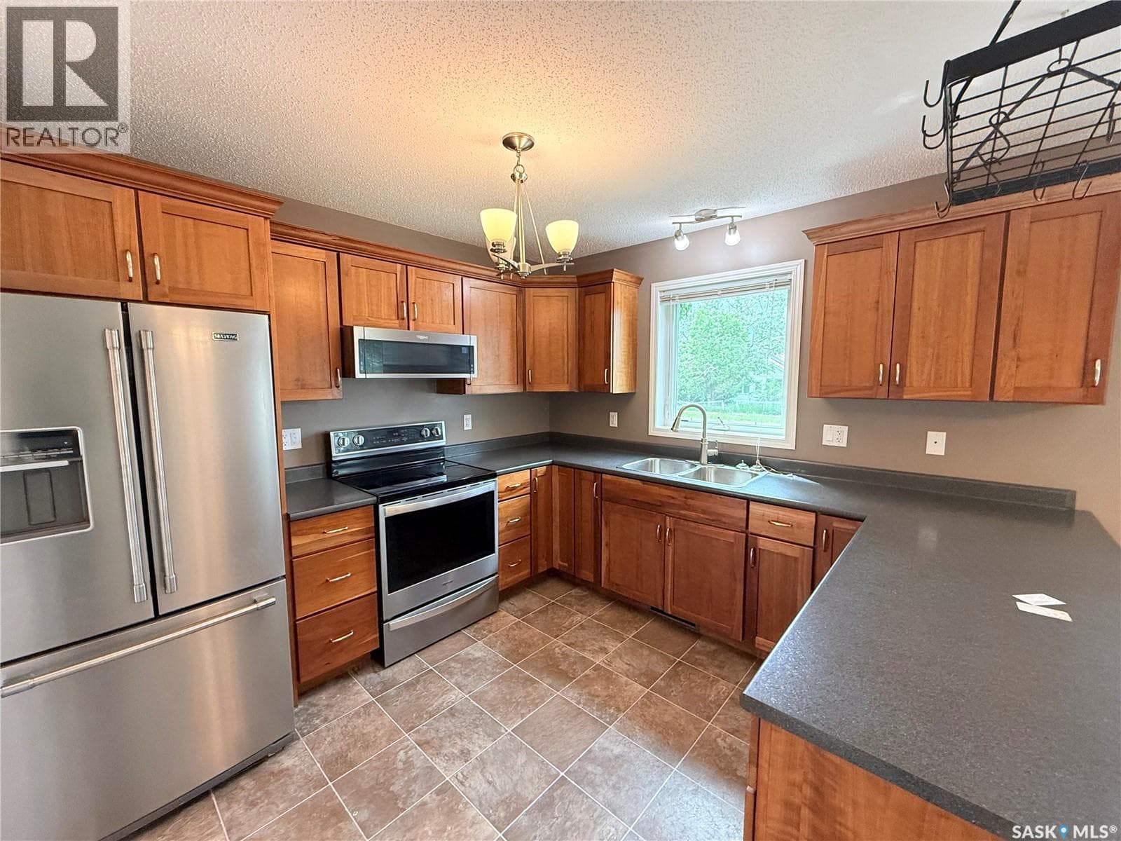 406 Main STREET — photo 4