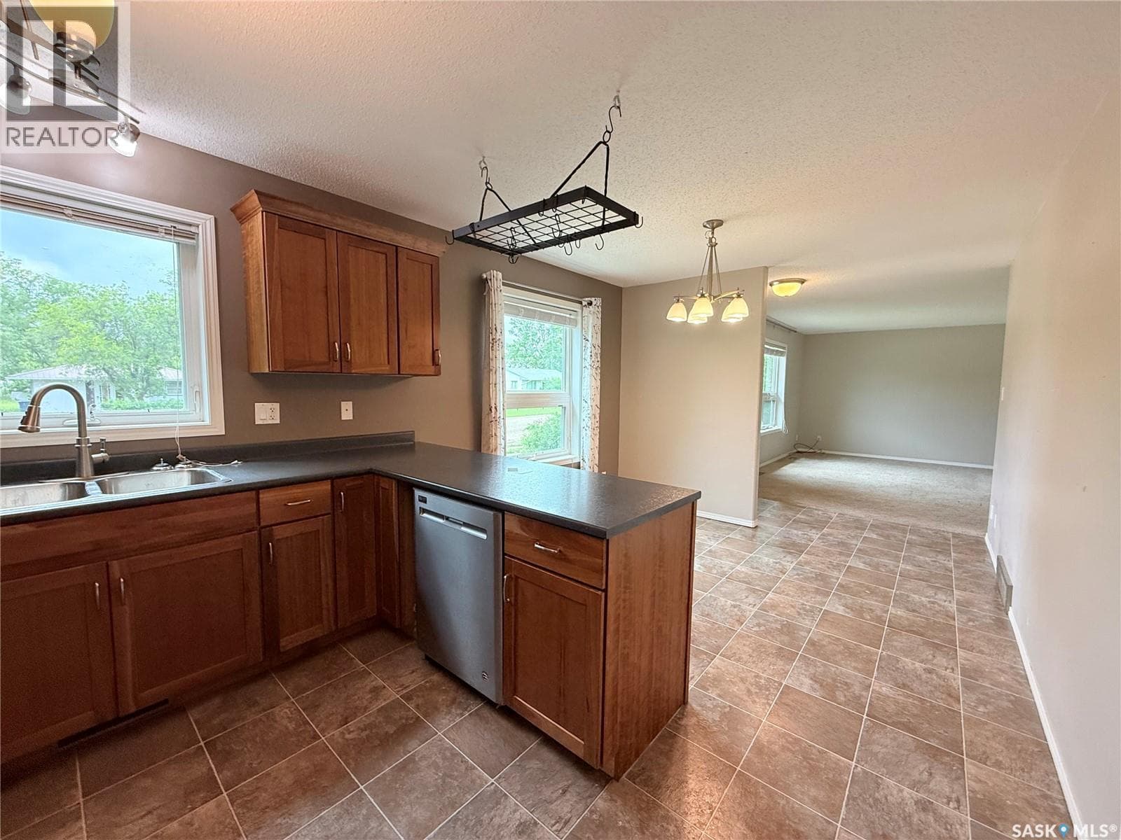 406 Main STREET — photo 5