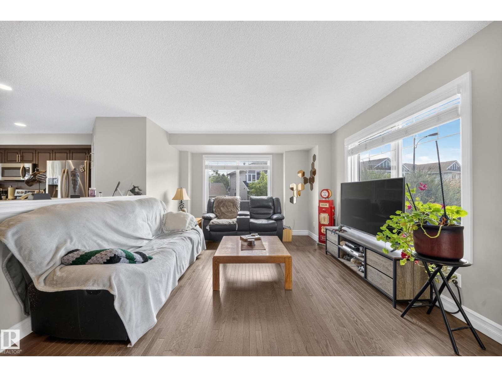 #64 655 TAMARACK RD NW — photo 3