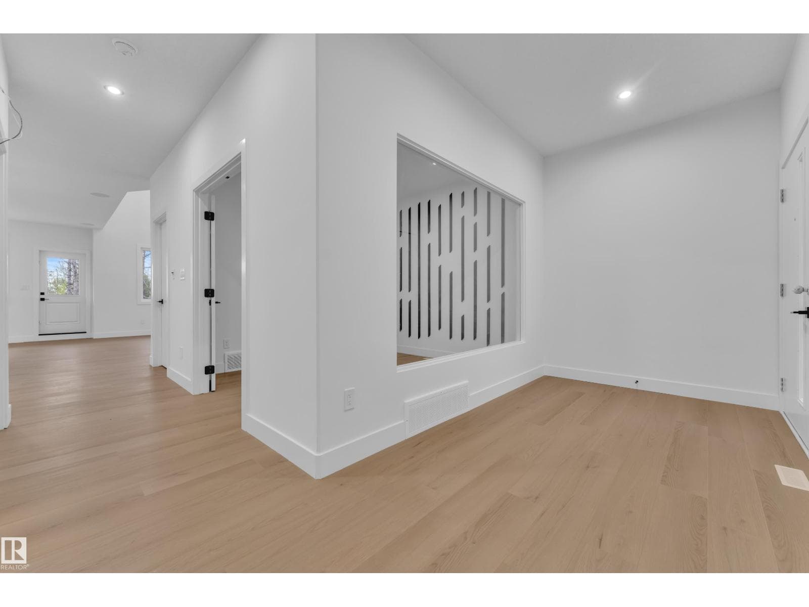 59 Renwyck PL — photo 3