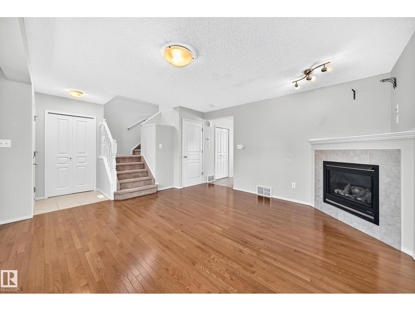 3 bed 3 bath single family at 9204 SCOTT LN NW — $430,000 — photo 6