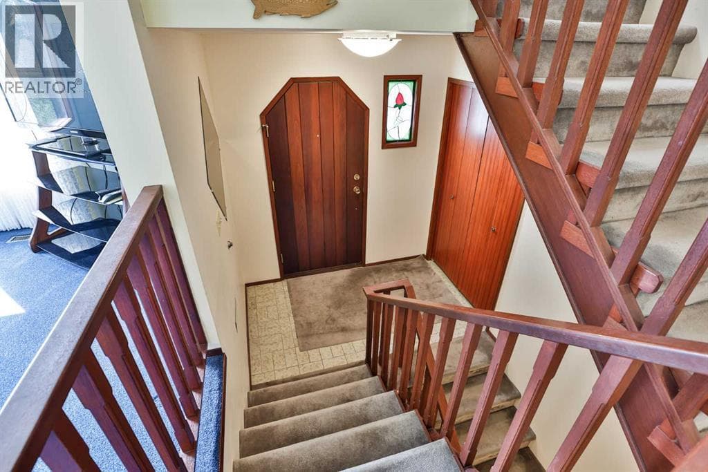 86 Chippewa Crescent W — photo 4