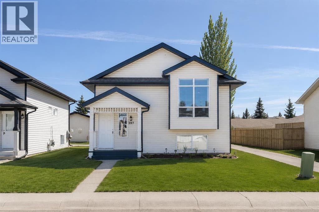 4406 54A Avenue Crescent — photo 3