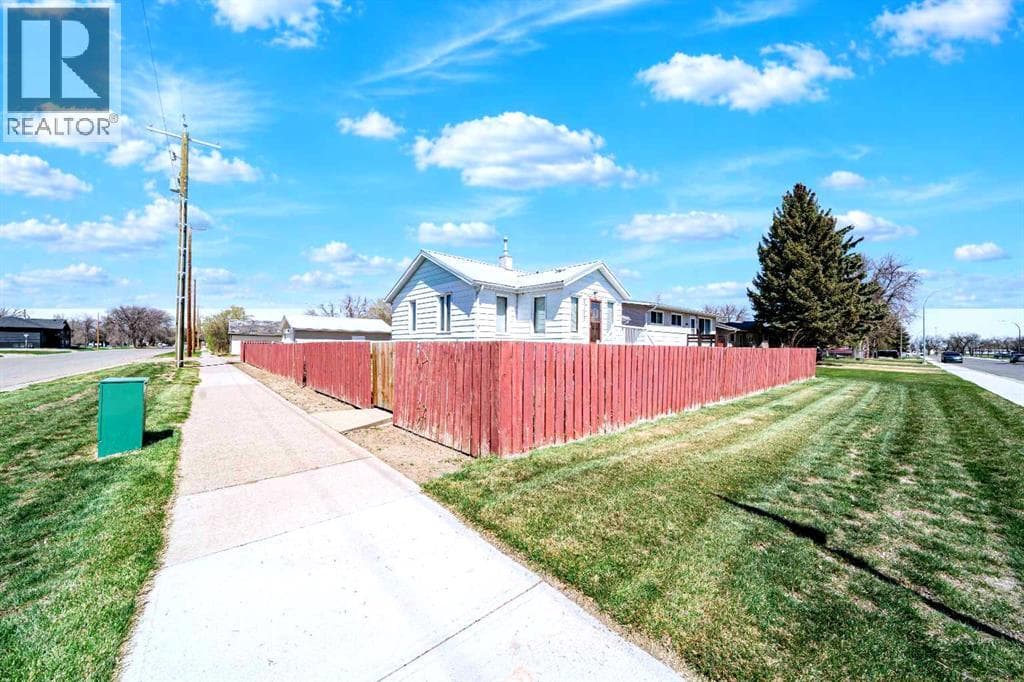 5103 41 Ave — photo 4