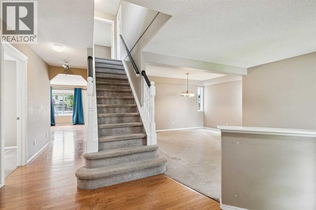 36 Valley Stream Close NW — photo 3