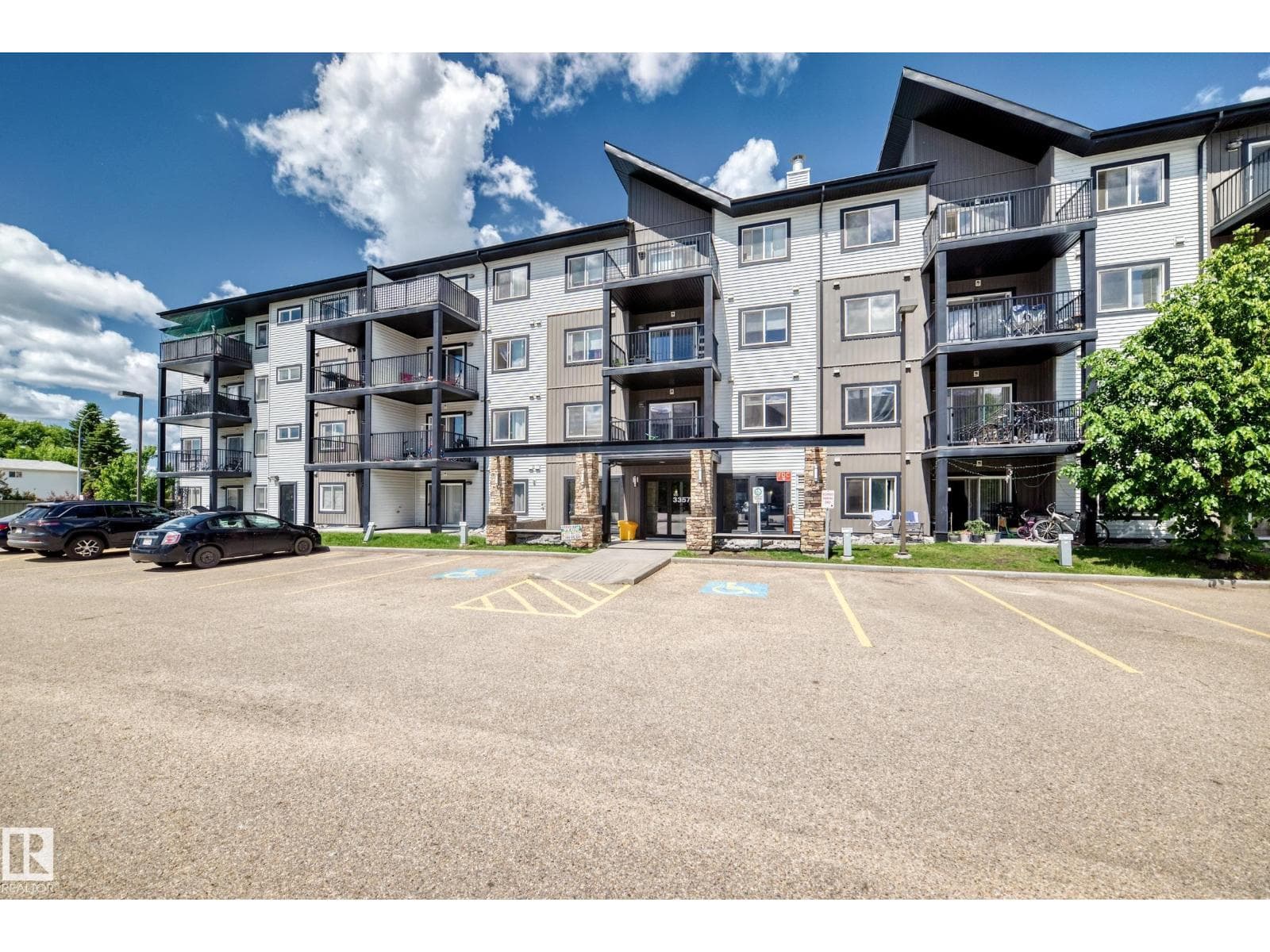 #416 3357 16A AV NW — photo 3