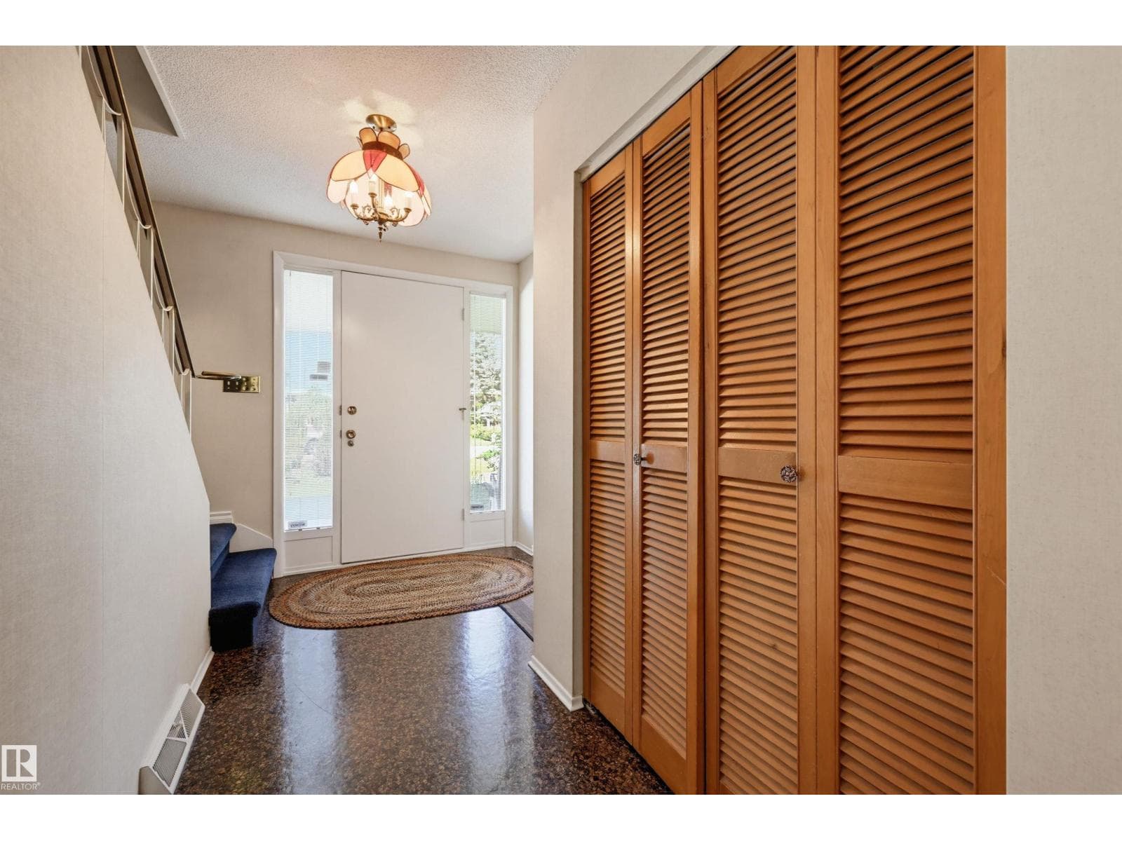 8723 137 ST NW — photo 5