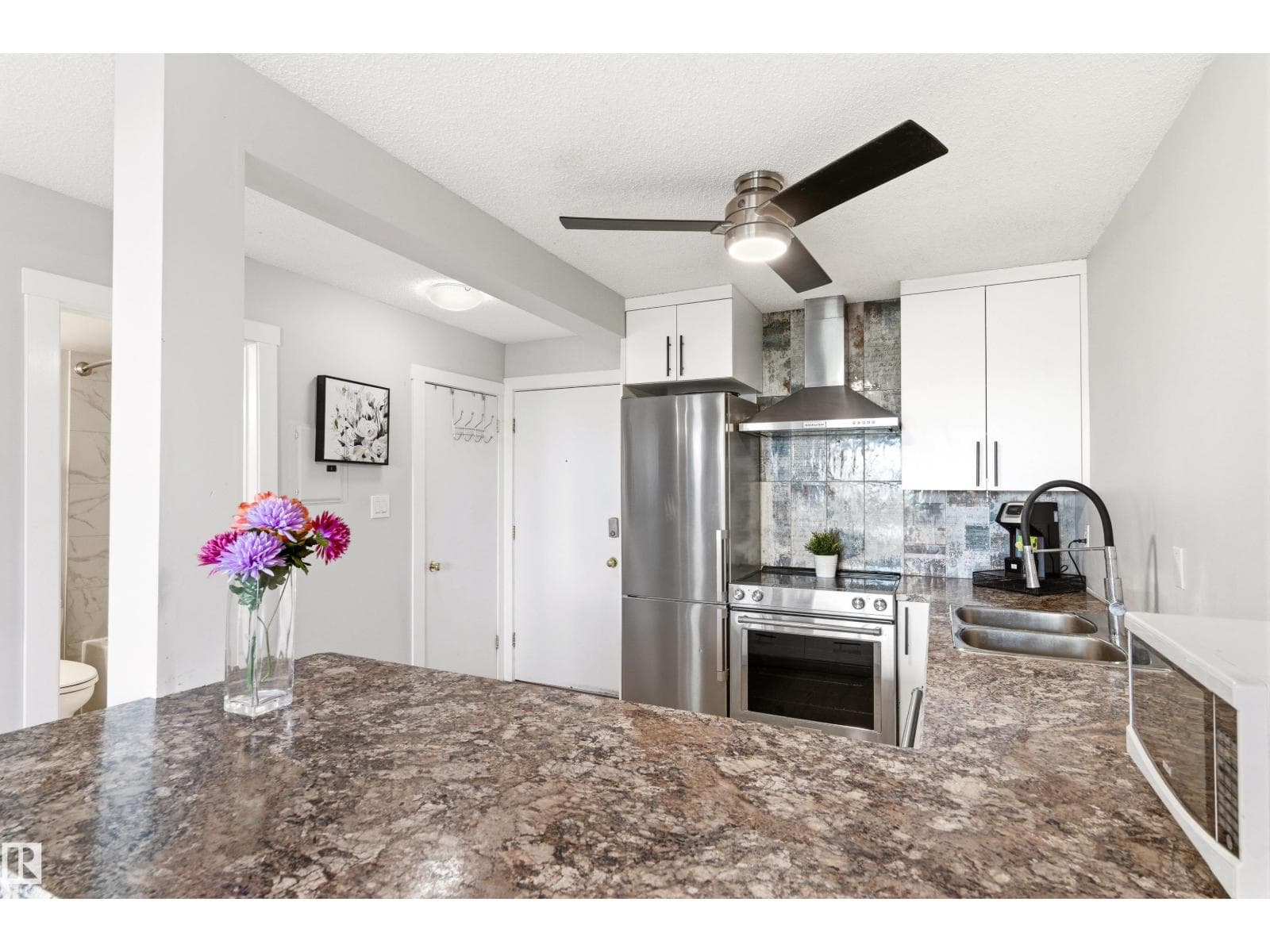 #105 10230 120 Street NW ST NW NW — photo 4