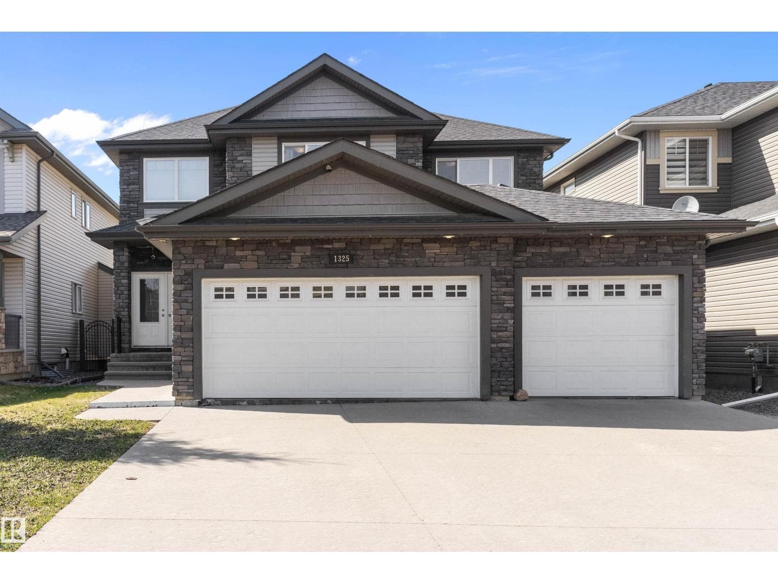 1325 Adamson DR SW