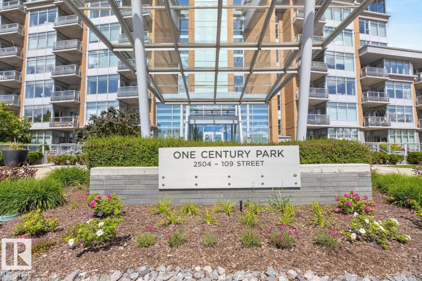 #407 2504 109 ST NW