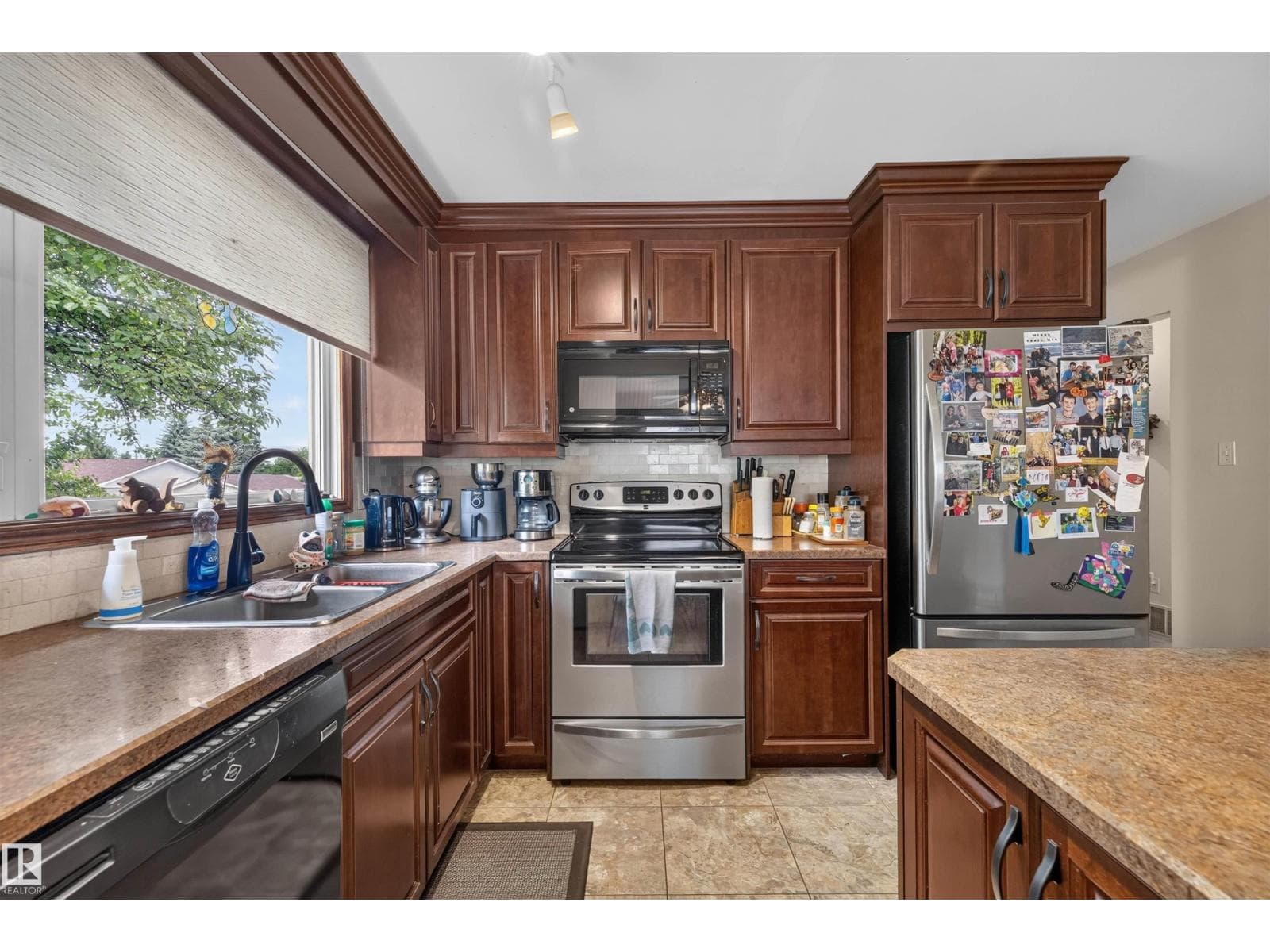 18 GLENBROOK BV — photo 4