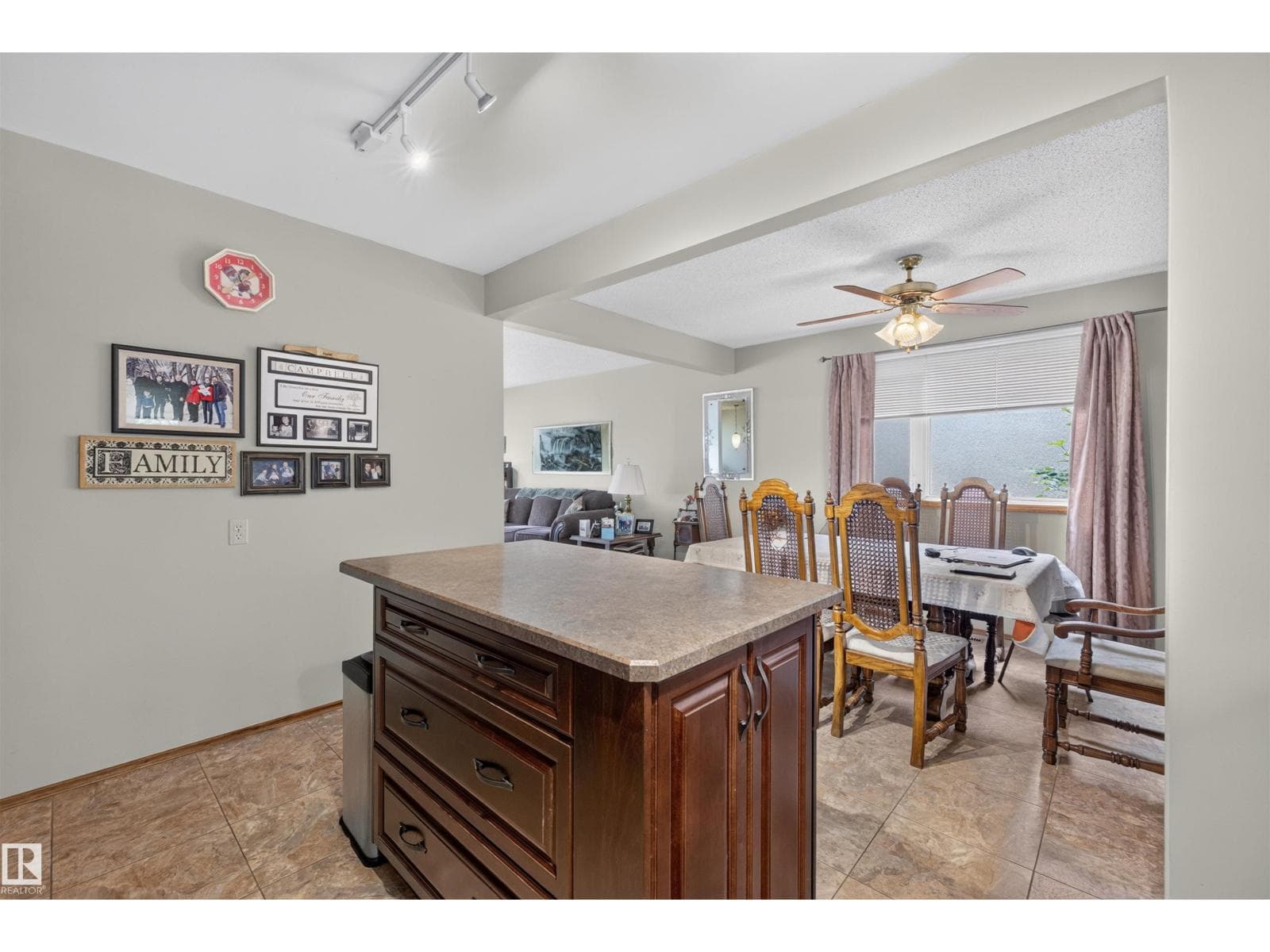18 GLENBROOK BV — photo 5