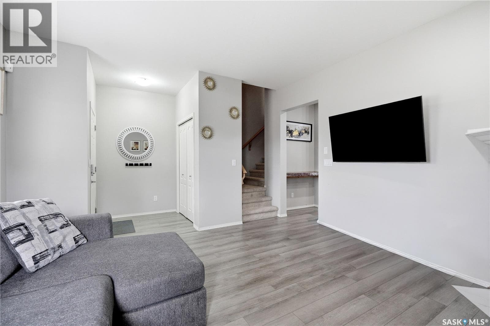 531 Gordon ROAD — photo 4