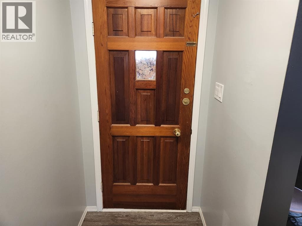 300 Hammond Drive — photo 3