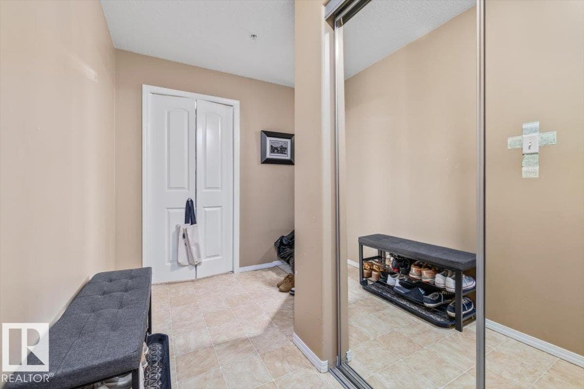 #245 50 WOODSMERE — photo 4