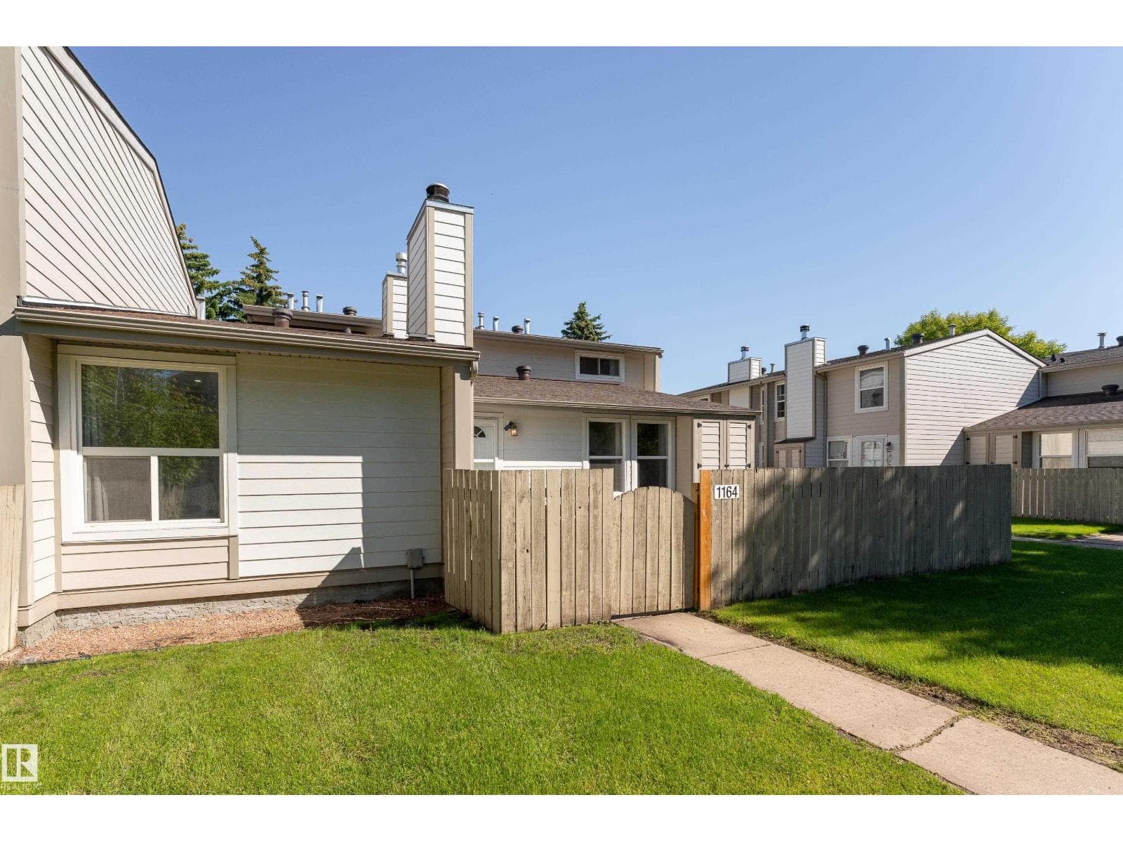 1164 KNOTTWOOD RD E NW — photo 3