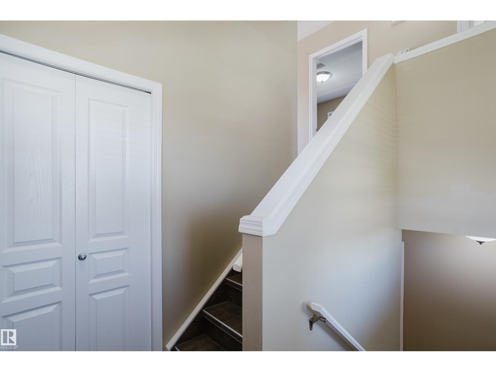 4610 SOUTH PARK DR — photo 3