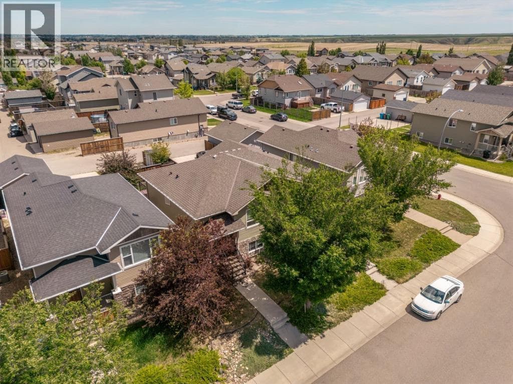 113 Mount Sundial Court W — photo 3