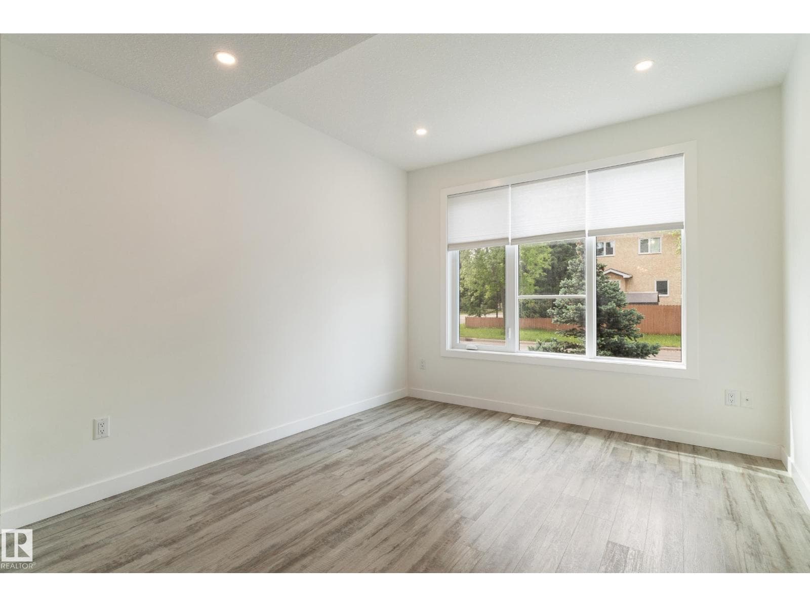15204 108 AV NW — photo 5