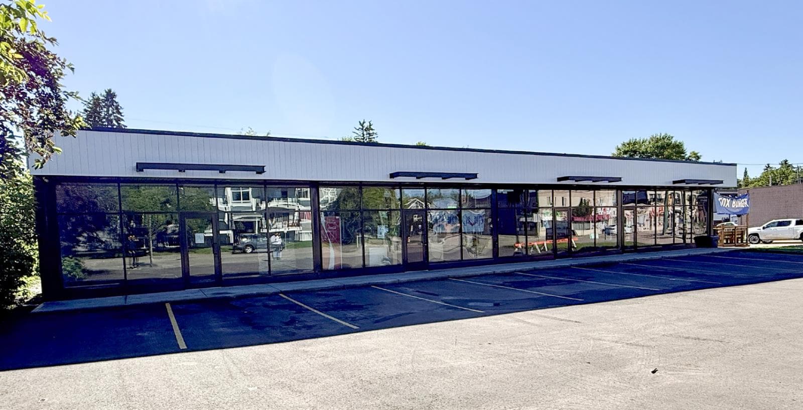 11009, 11009 - 124 Street