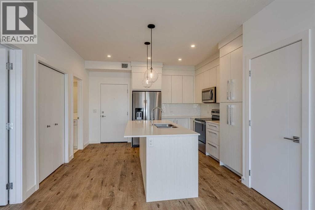 1216, 681 Savanna Boulevard NE — photo 3