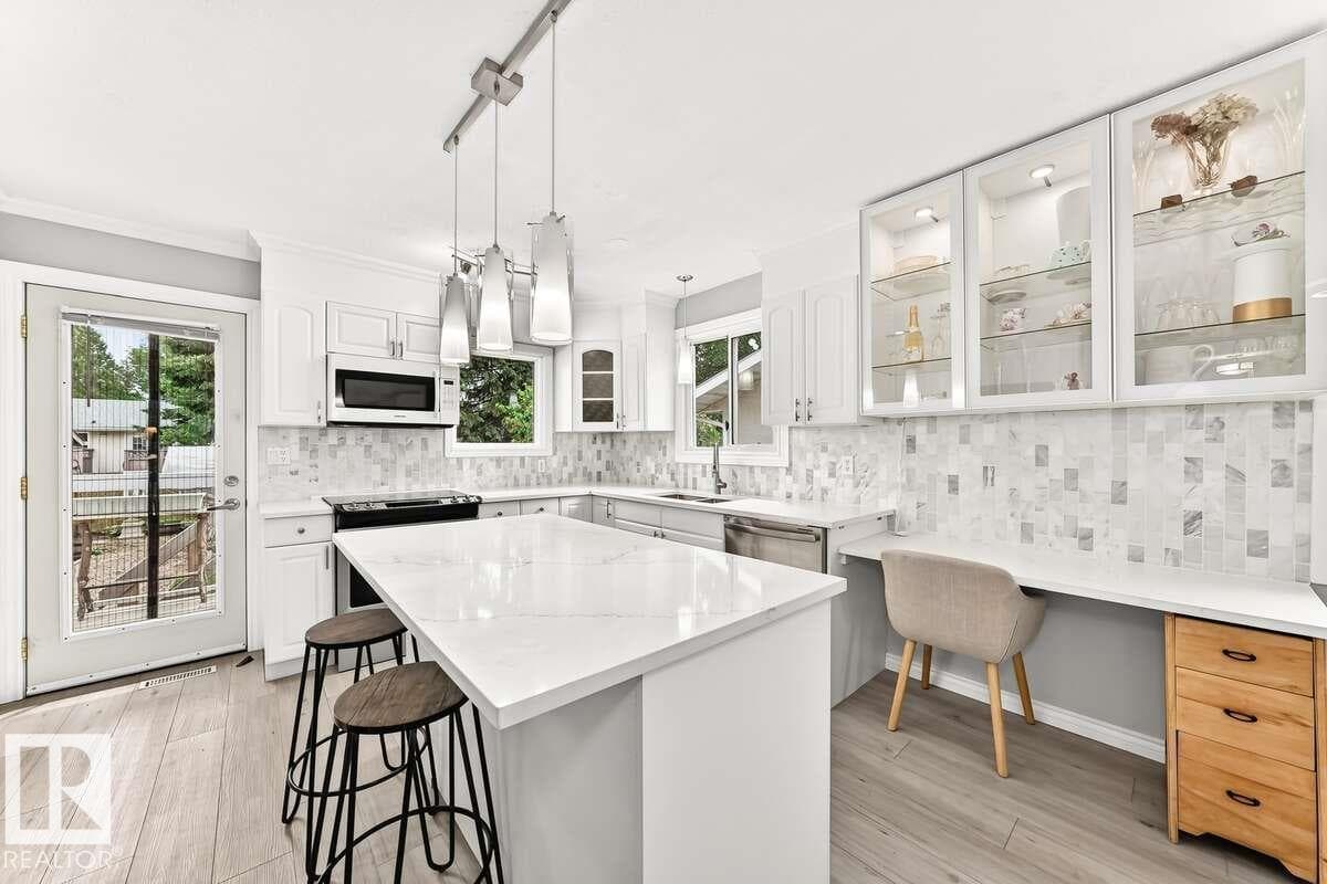 83 Lorraine CR — photo 4