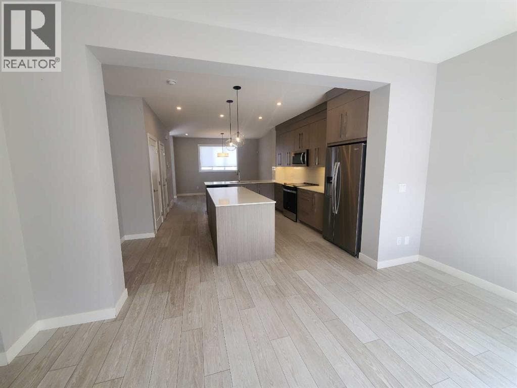 1045 West Lakeview Drive — photo 2