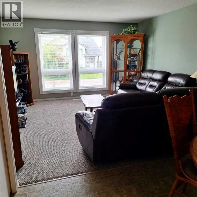 37 Silver Drive — photo 5