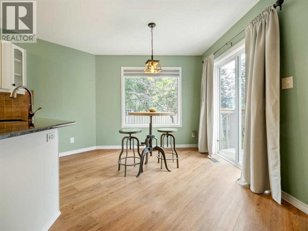 123 Stoney Crescent W — photo 5