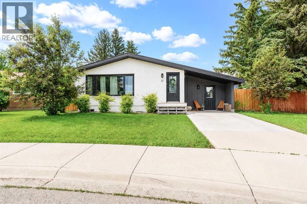 27 Laurel Place W