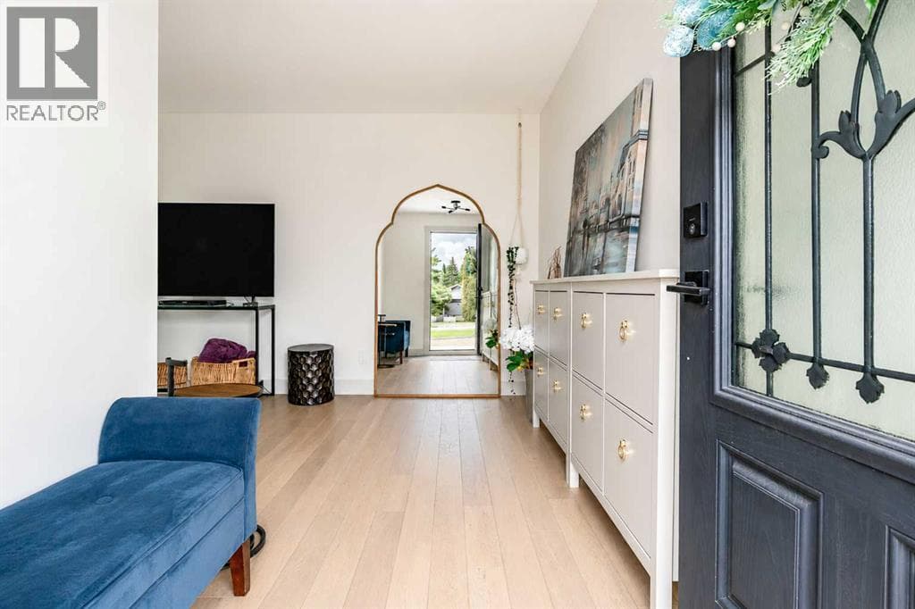 27 Laurel Place W — photo 3