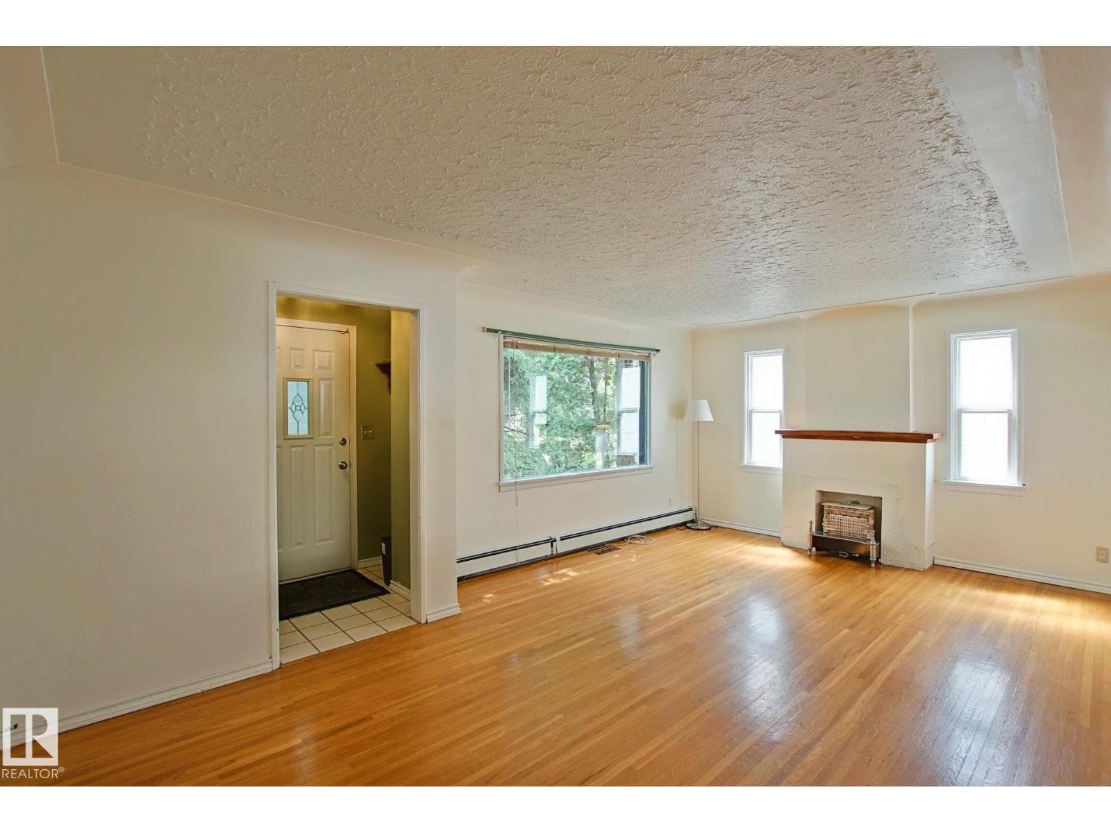 11242 56 ST NW — photo 2