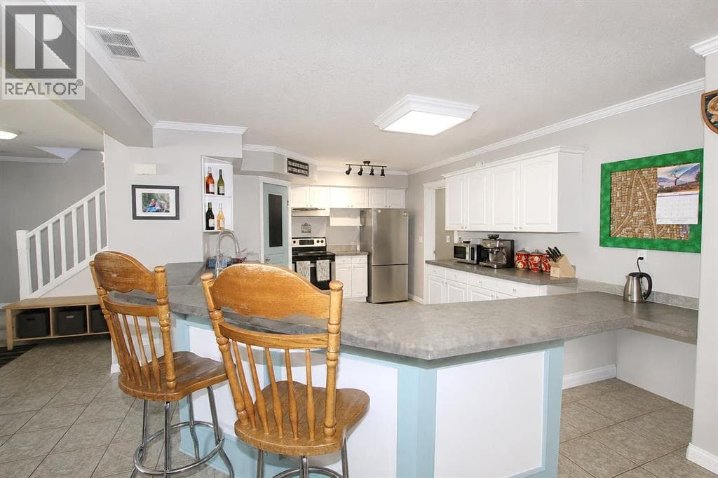 5016 34 Street — photo 3