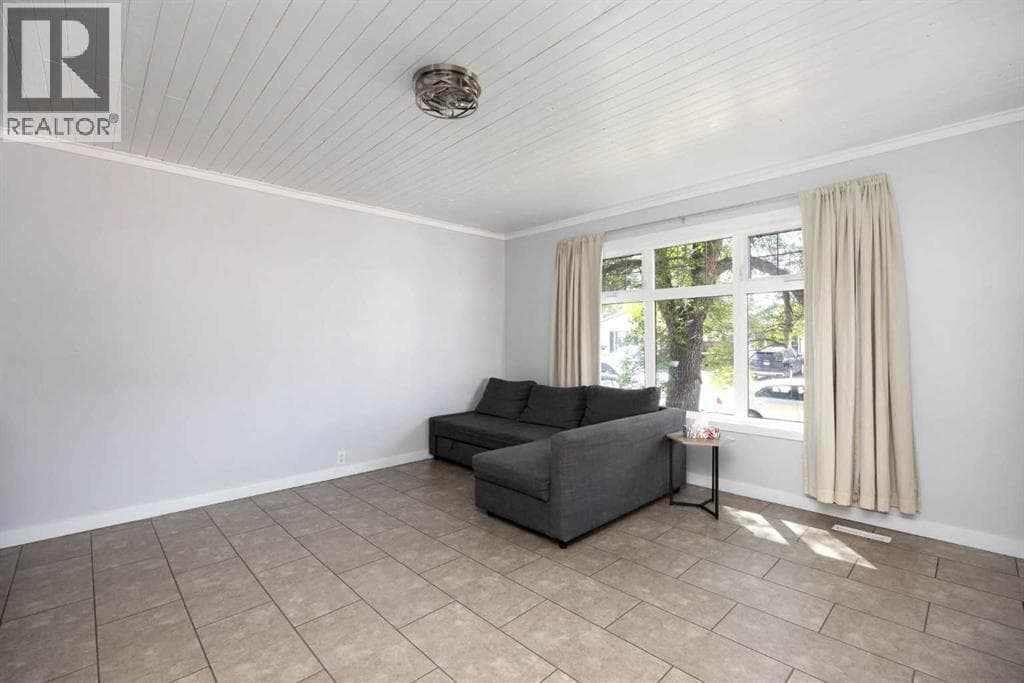 147 Windsor Drive — photo 5