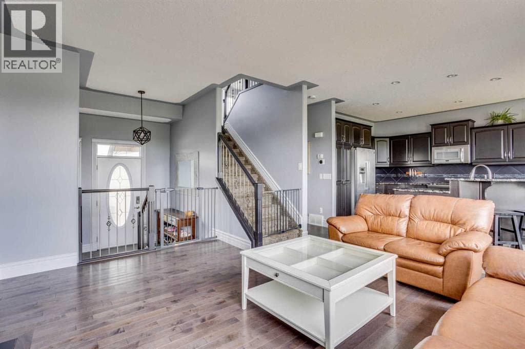 377 Walnut Crescent — photo 5