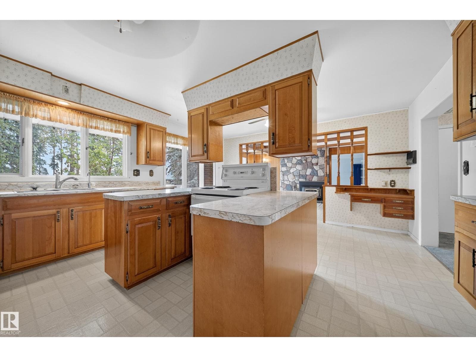 707 65 AV NW — photo 4