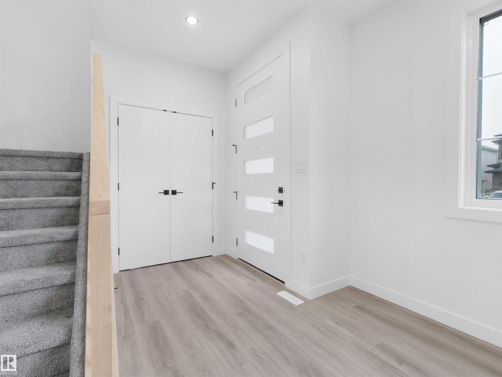 332 ROBERTS WD — photo 5