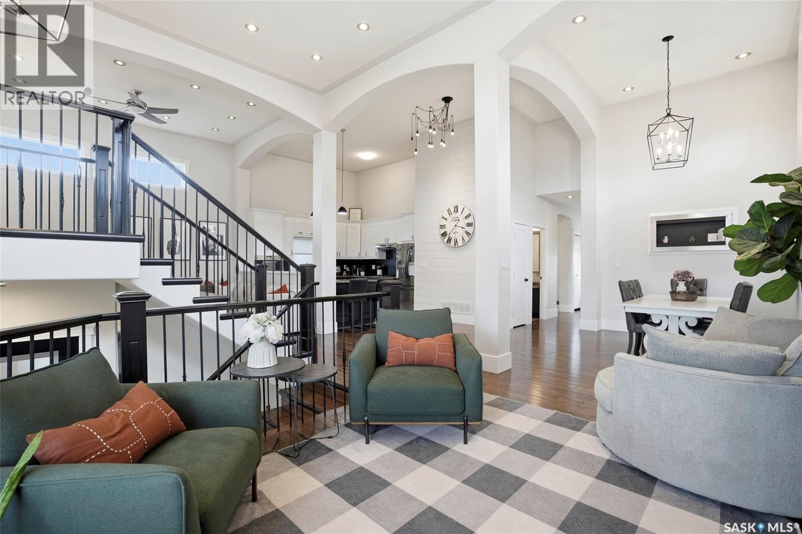 710 Crystal Springs DRIVE — photo 4