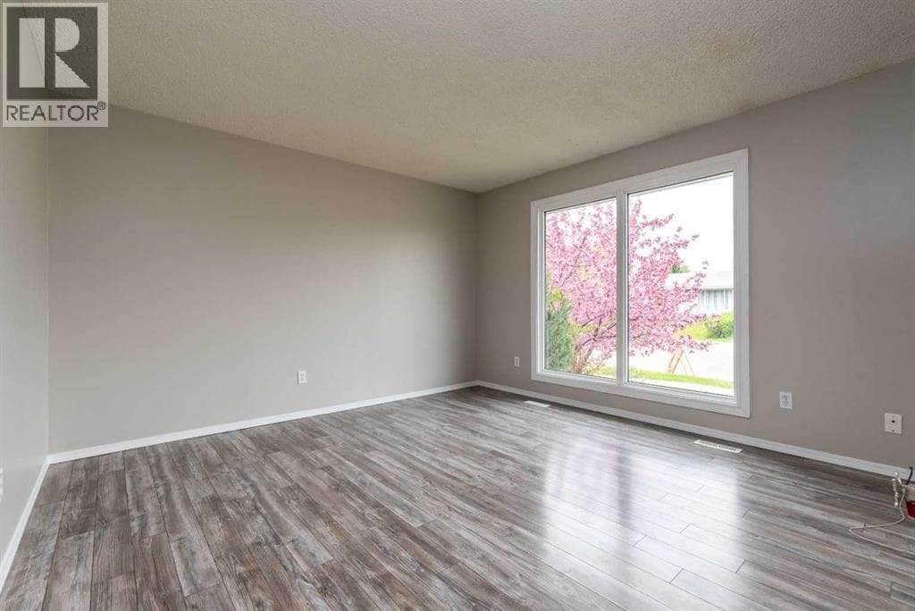 2723 47 Avenue Avenue — photo 3