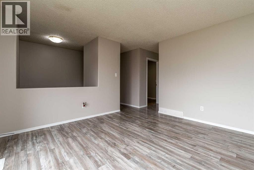 2723 47 Avenue Avenue — photo 5