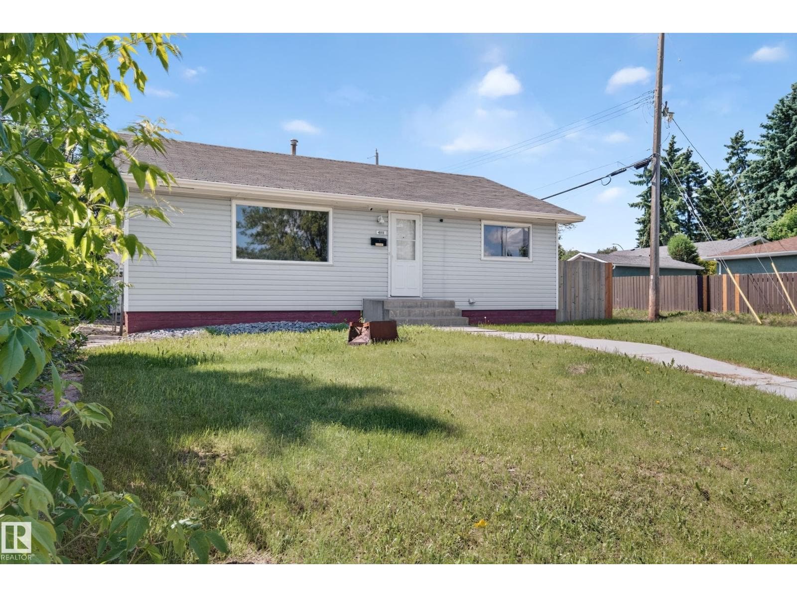 4311 105A AV NW — photo 2