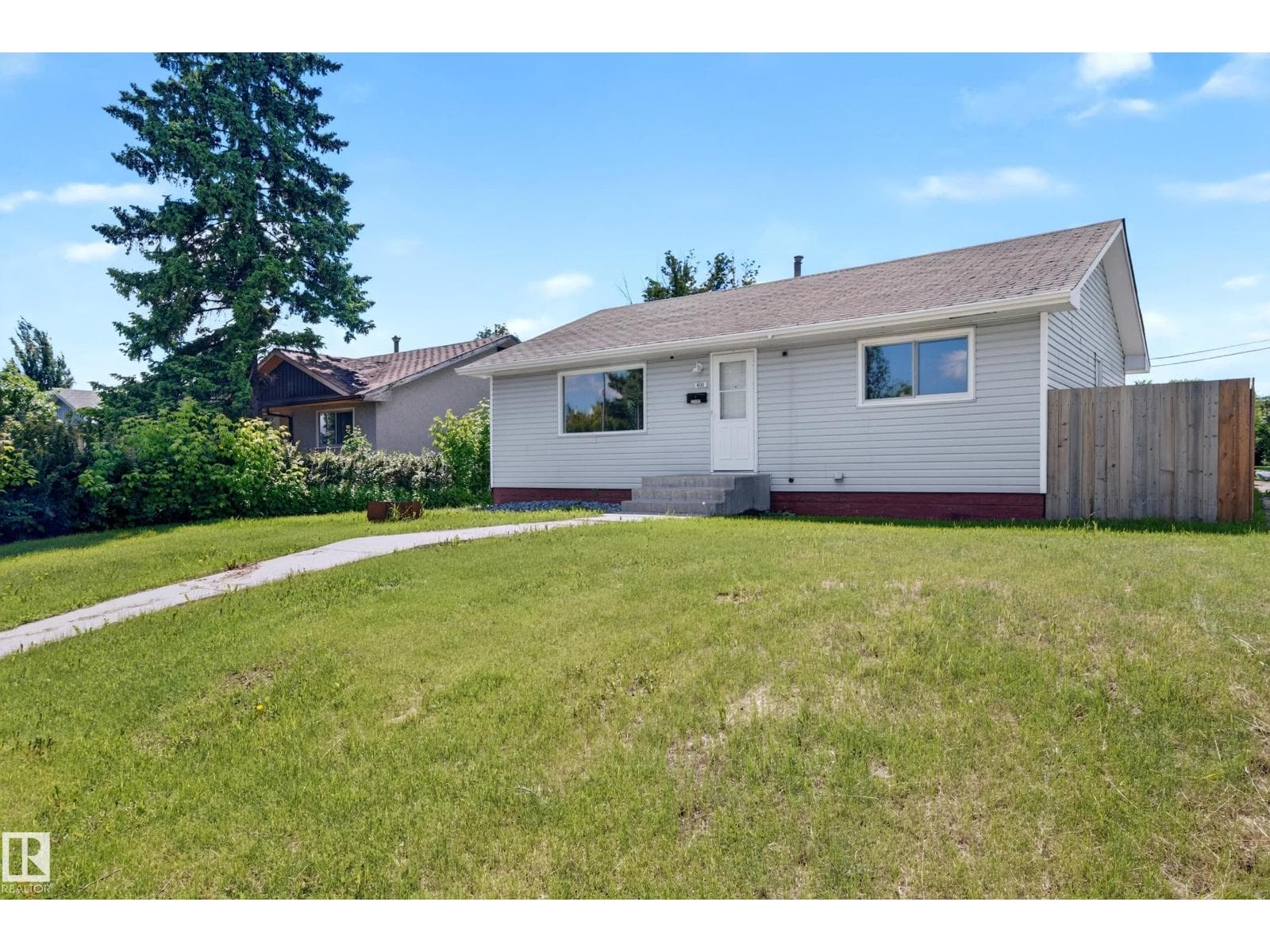 4311 105A AV NW — photo 3
