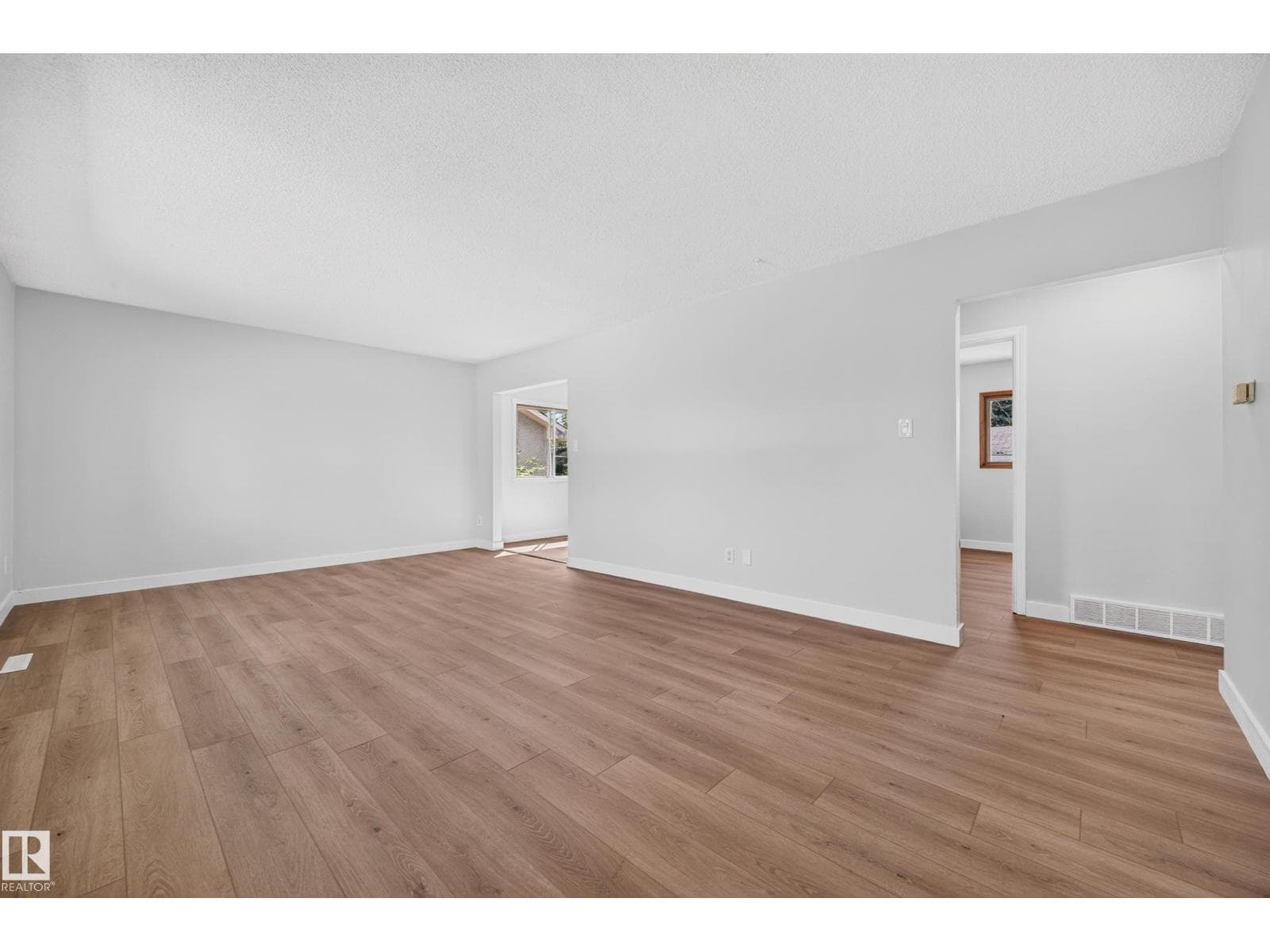 4311 105A AV NW — photo 4