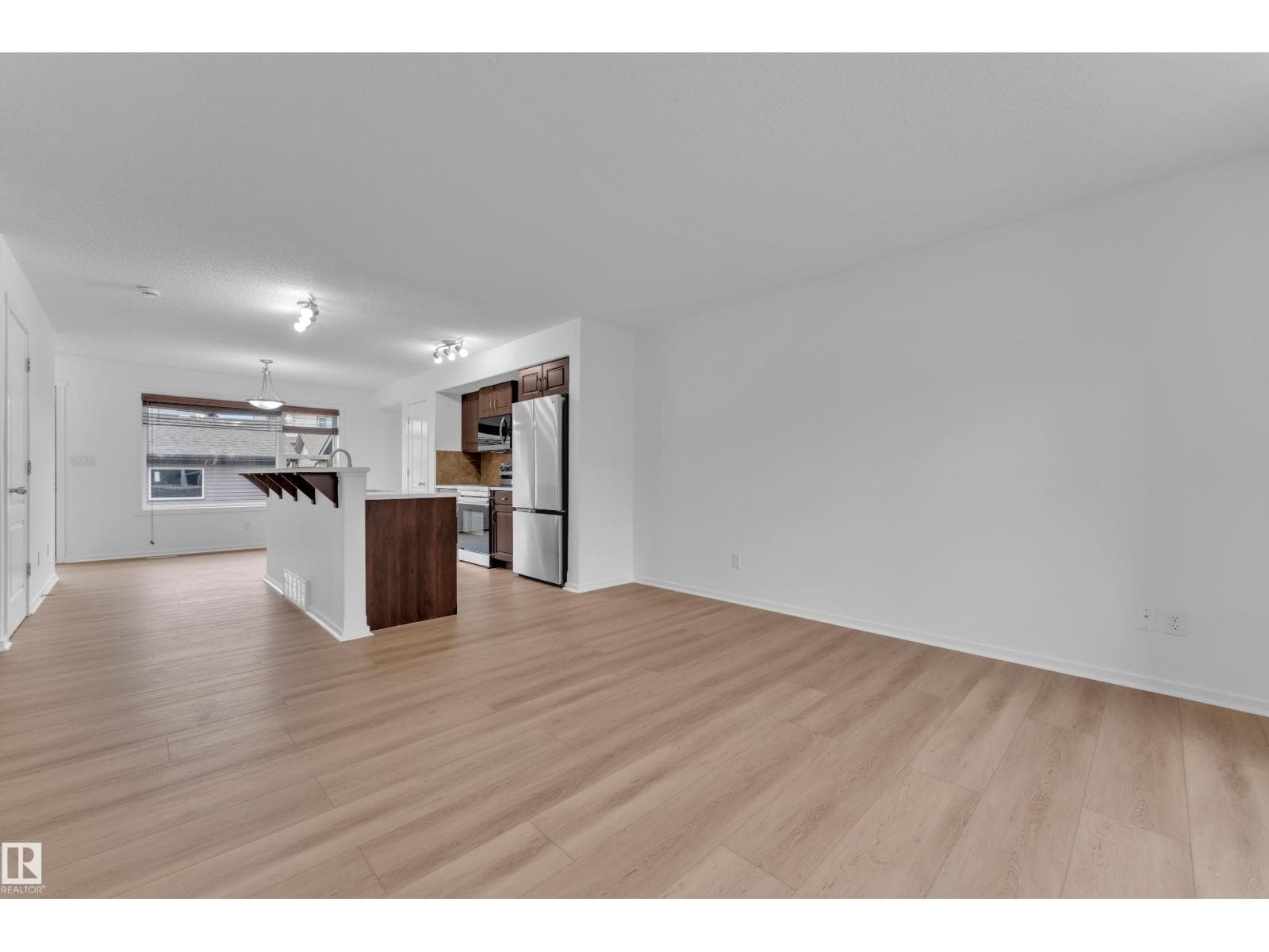 2143 32 ST NW — photo 4