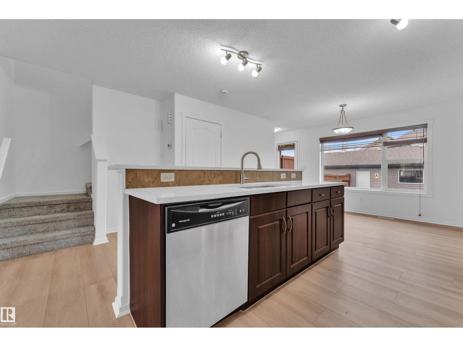 2143 32 ST NW — photo 5