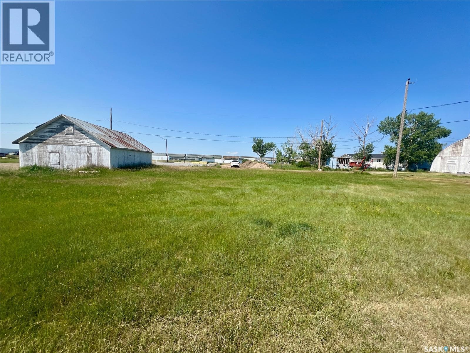 207 Coteau STREET — photo 2
